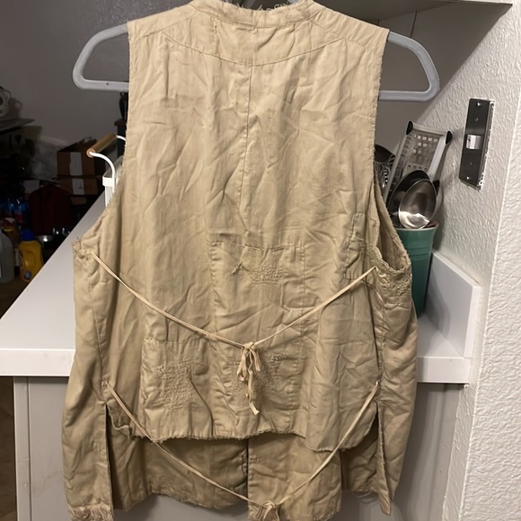 Magnolia Pearl Starla Vest in Vellum - Picture 5 of 9